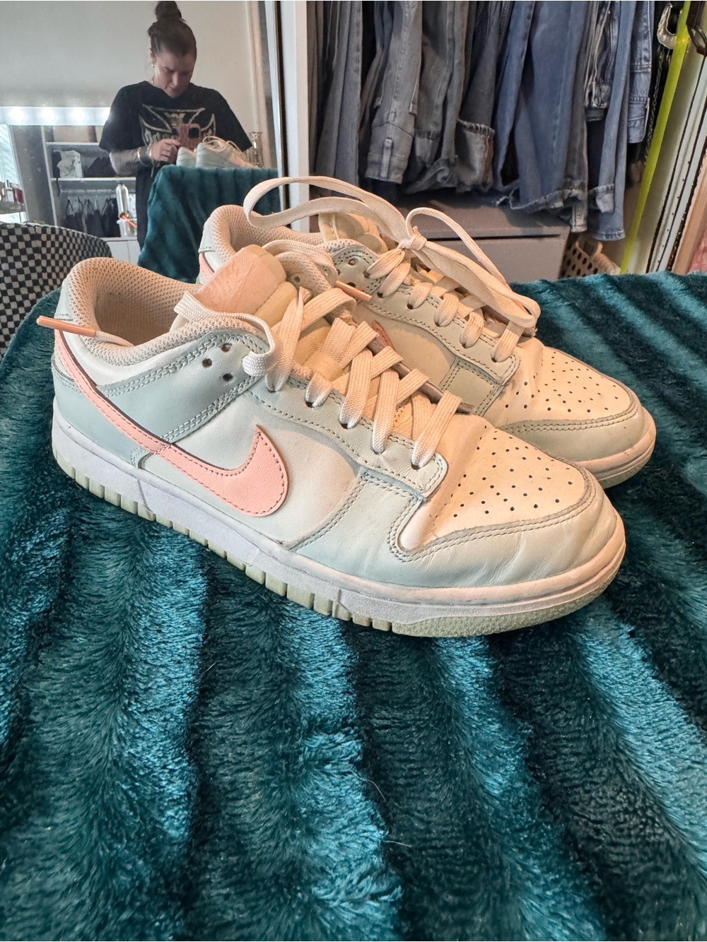 Nike Women's Low-Top Sneakers White with Light Pink Swoosh